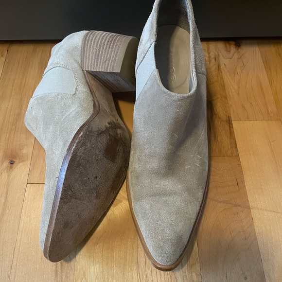 VINCE Suede Hamilton Chelsea Ankle Bootie in Clay 6.5 - Picture 16 of 16